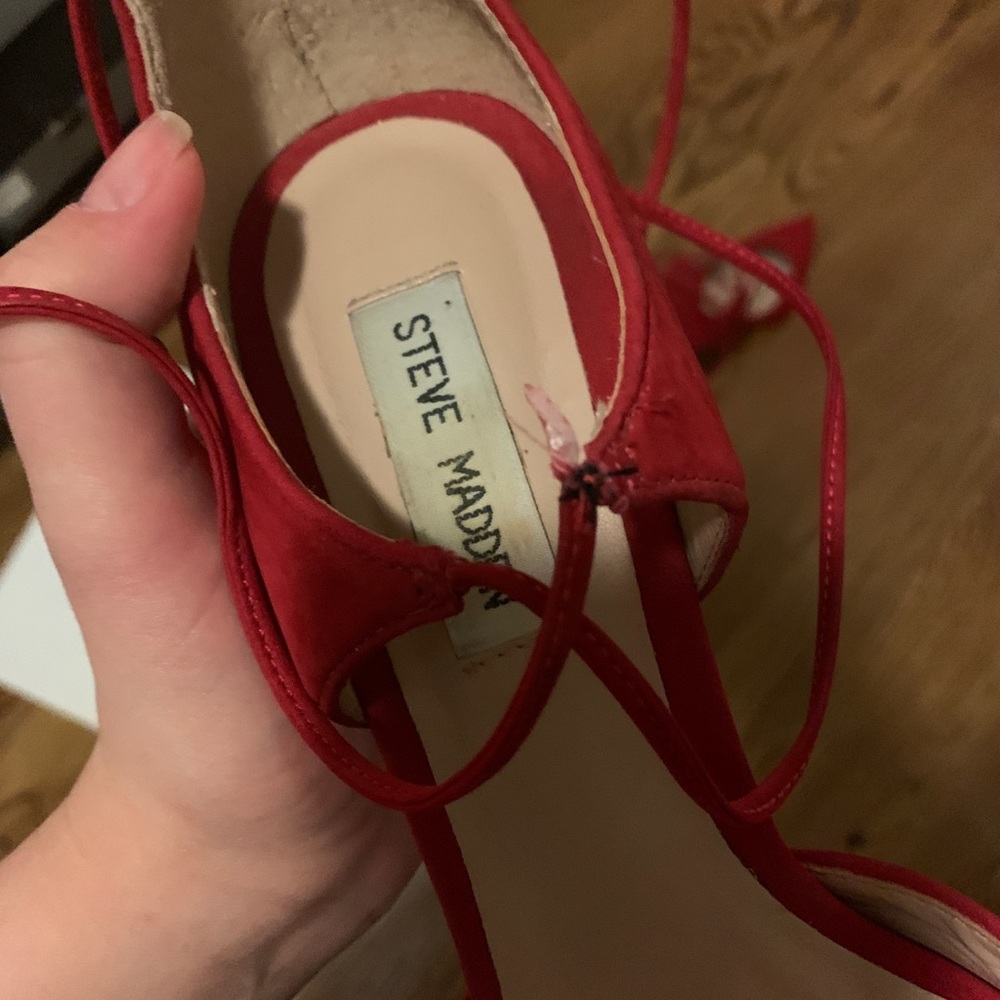 🦋Red Heels - Picture 4 of 5